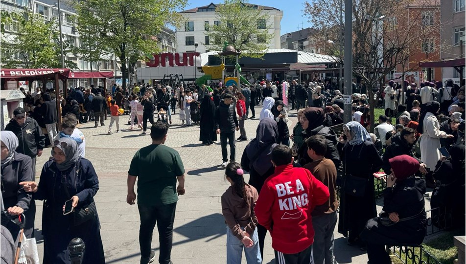 İstanbul depreminde son durum: 12 bina tahliye edildi