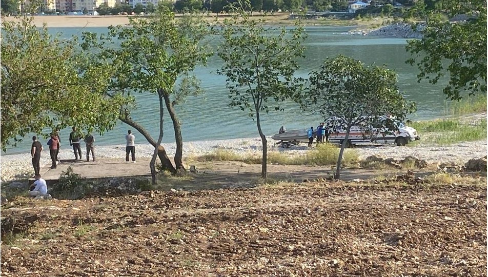Serinlemek için göle girdi, cansız bedeni bulundu